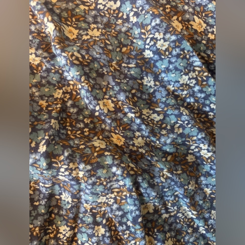 Lucky Brand Long Sleeve Blue Floral Pintuck babydoll button peasant blouse top L - Picture 4 of 9